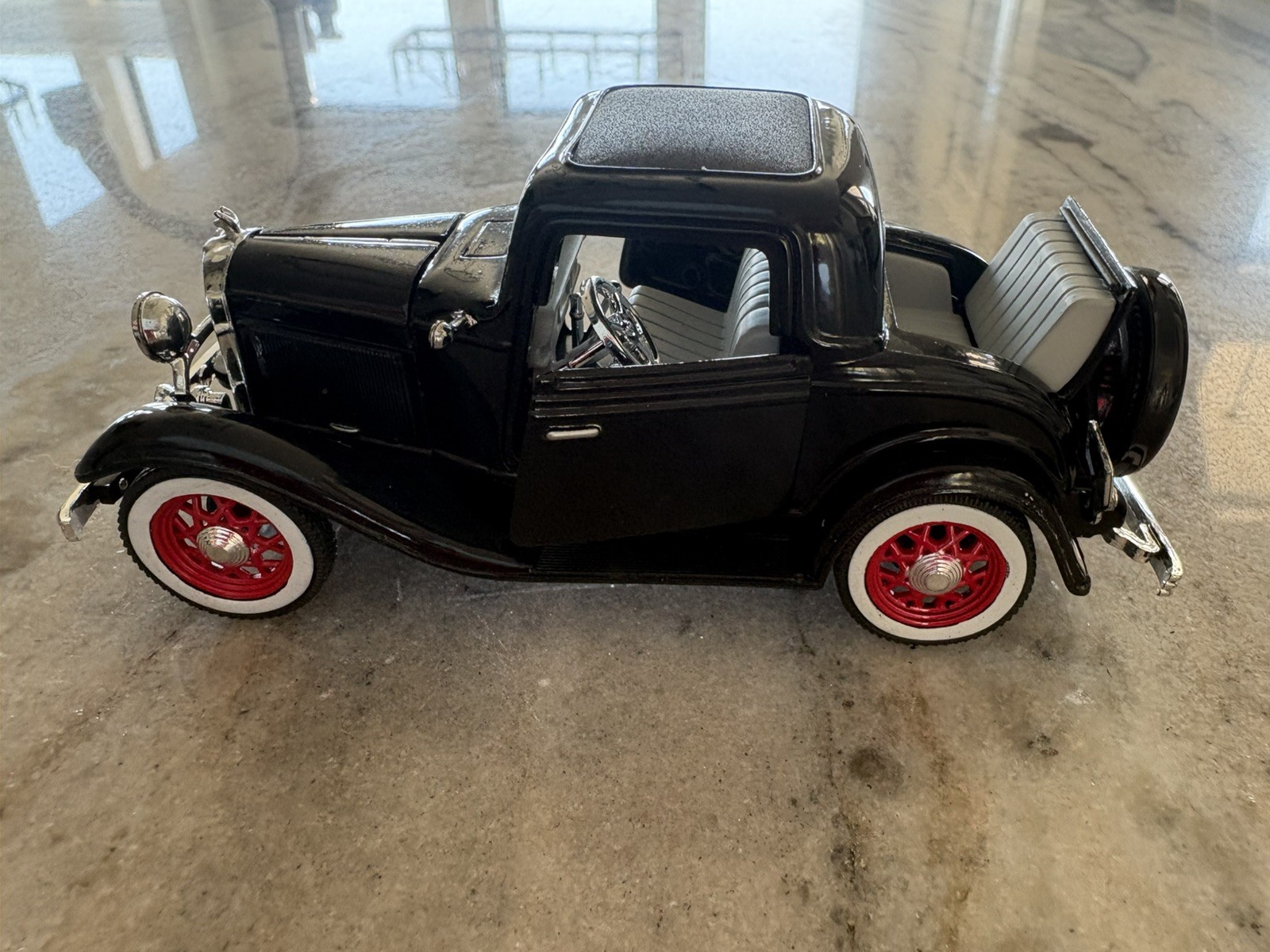 National Motor Museum Mint Diecast 1932 Ford 3-Window Coupe – FREE SHIPPING!