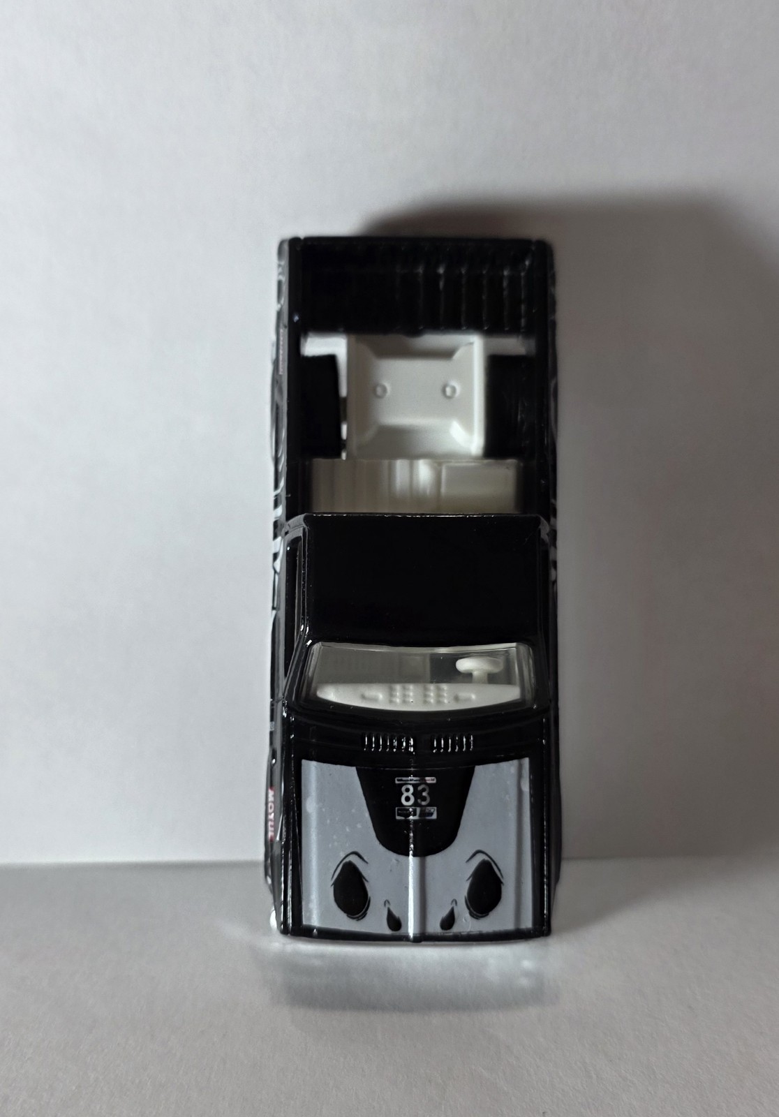 Hot Wheels CUSTOM Chevrolet Silverado ’83 ROXY Skeleton REAL RIDER’S