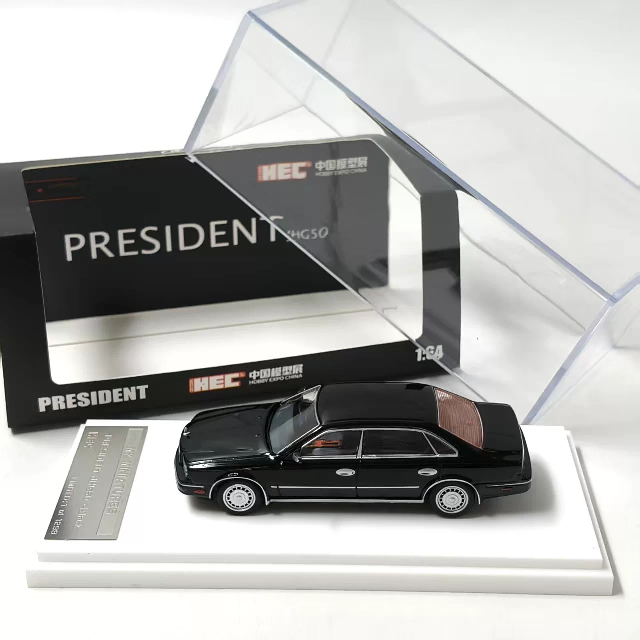 MK x Banana 1/64 President JHG50 Lowrider VIP Diecast Model HEC