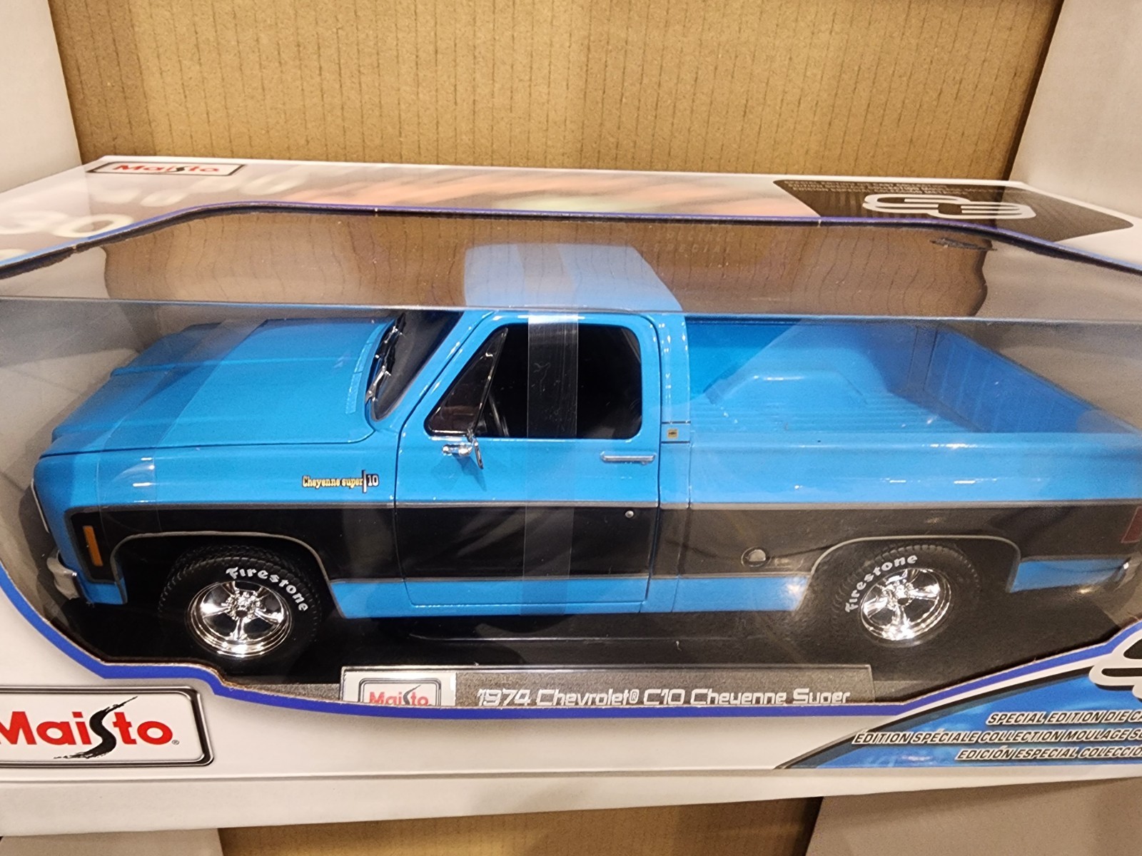 1974 Chevrolet C10 Cheyenne Super Square body Truck Blue Black Maisto 1:18