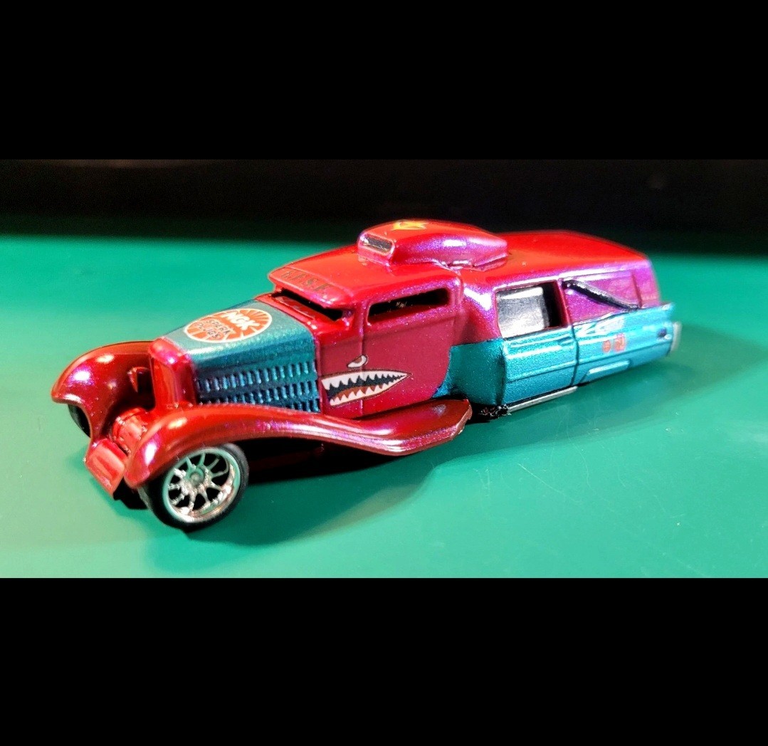 Hot Wheels Rat Rod Hearse Custom Super Cadillac Hearse / Mid Mill Hot Rod 1:64