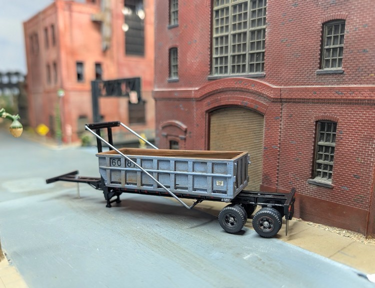 Custom Built 1/87 HO Scale Roll Off Semi Trailer & Dumpster. 3D Printed Models.