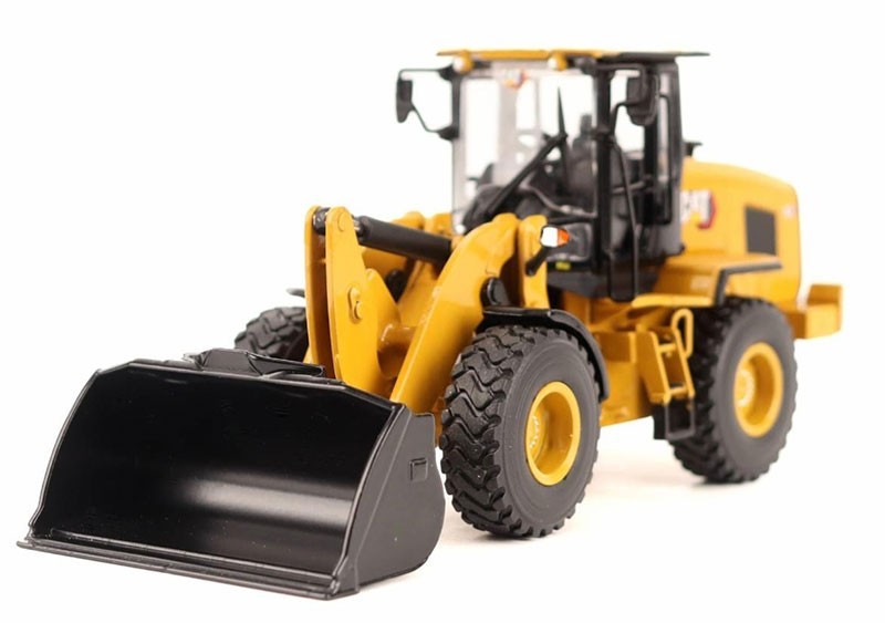 Diecast Masters Caterpillar Cat 930 Wheel Loader 85779 1:50