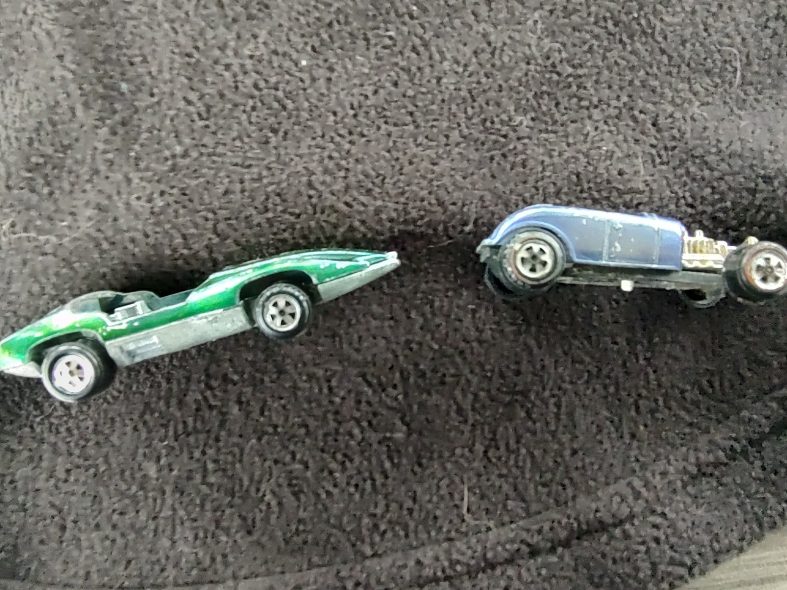 JOHNNY LIGHTNING CUSTOM SPOILER TOPPER & PURPLE CUSTOM 32′ FORD ROADSTER REDLINE