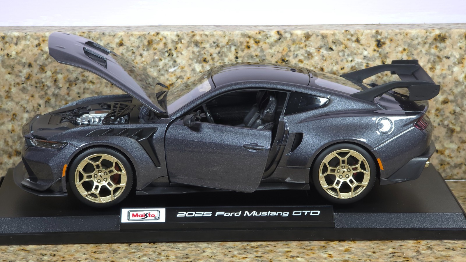 2025 Ford Mustang GTD 1:18 Maisto Exclusive Style Special Edition