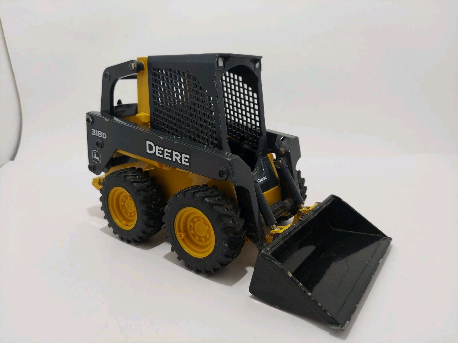 John Deere 318d Skid Steer Loader Diecast Toy Ertl 1/16