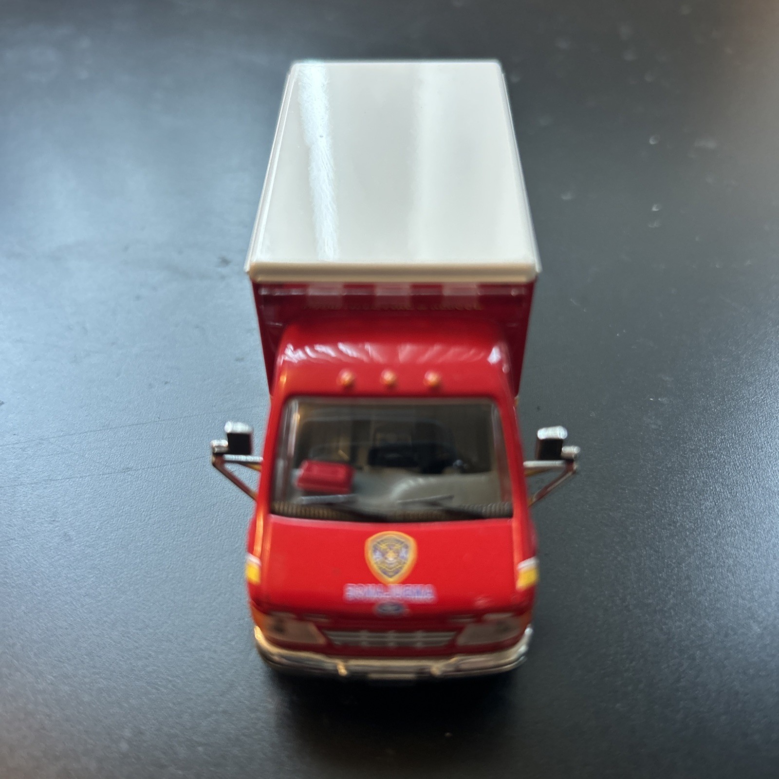 Code 3 Louisville Ford E-350 Medic Ambulance (12054) 1/65 Die Cast