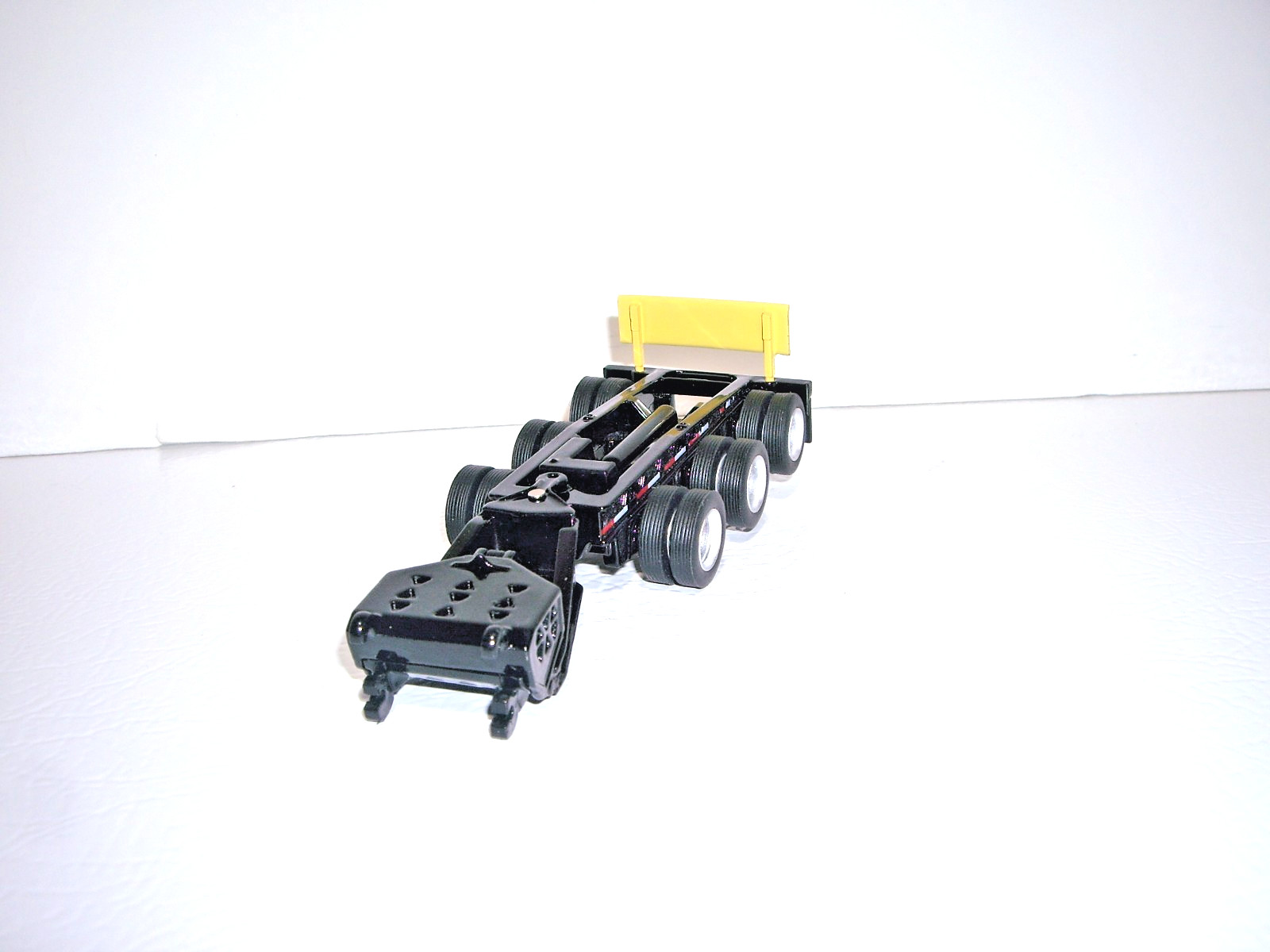 DIECAST MASTERS 1/64 PETE 589 & TRAILKING LOWBOY, JEEP&BOOSTER SAME SCALE AS DCP