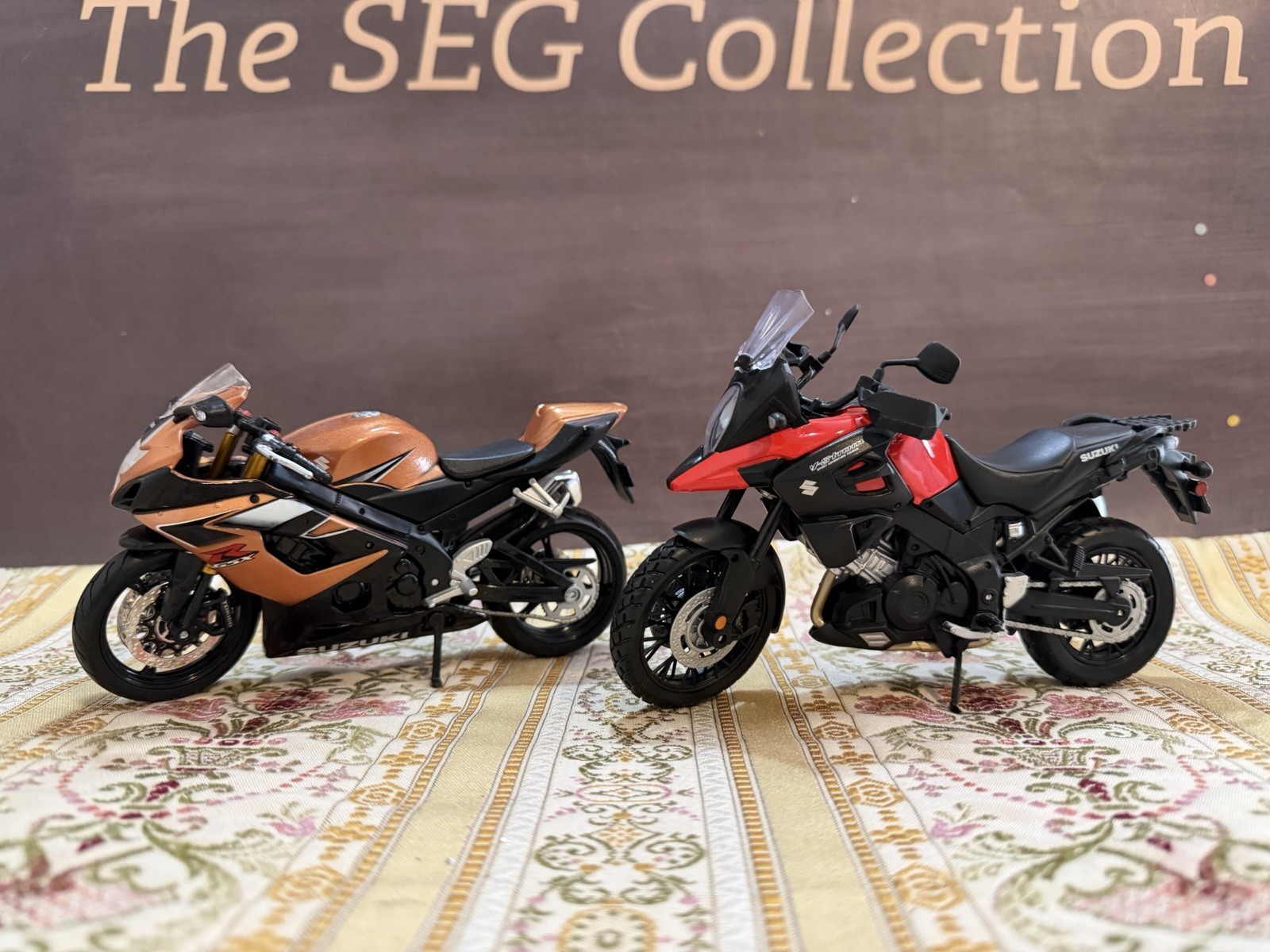 Maisto Suzuki GSX R1000 Bronze 1/12 VStrom 1000 Red Black Diecast LOT of 2