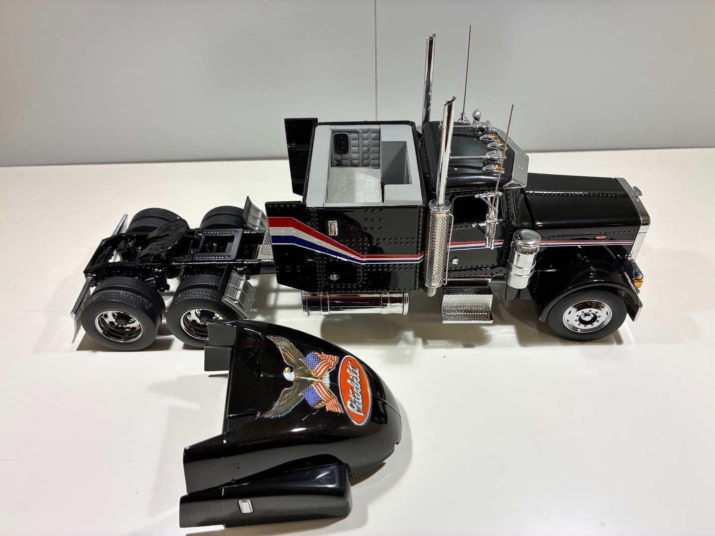 Franklin Mint PETERBILT 379 W/ Refrigerated Trailer 1/32 scale – RARE, VINTAGE