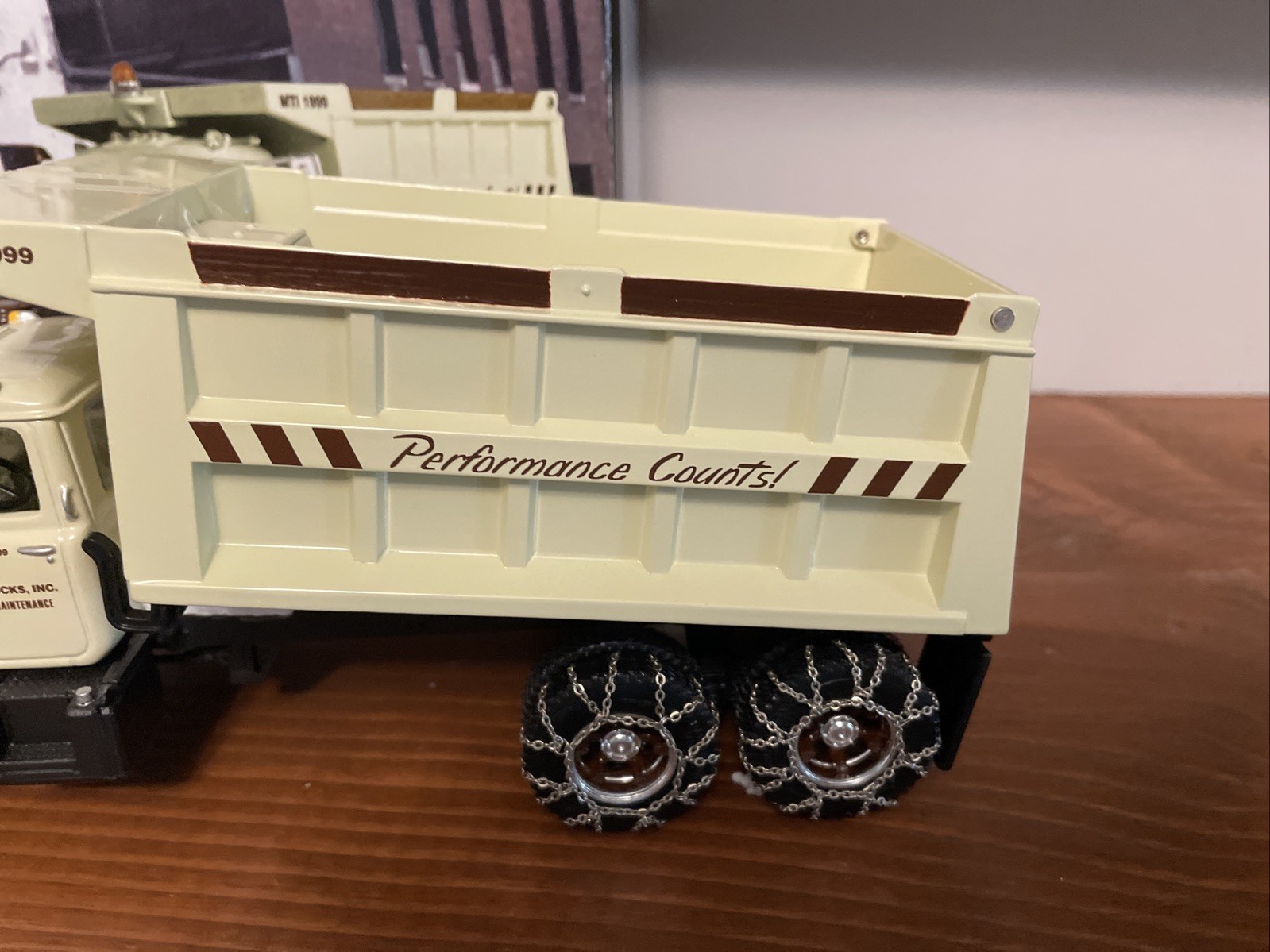 First 1st Gear 1/34 Scale MACK-R MODEL R-600 Dump Truck With Snow Plow Diecast