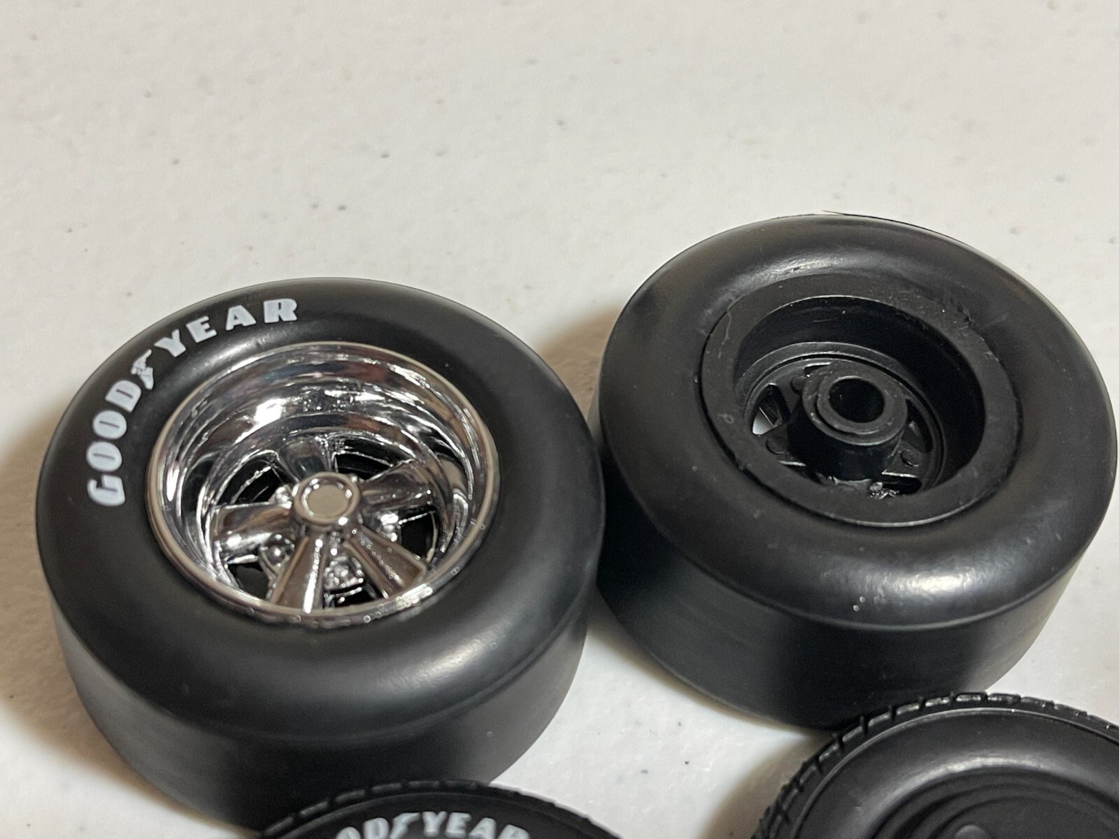 1/18 GMP MUSCLE CAR DEEP DISH 5 SPOKE DRAG WHEELS AND GOODYEAR TIRE SET 19005