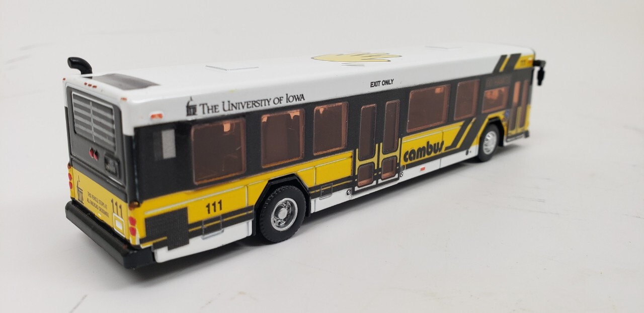 American low floor shuttle bus – CAMBUS – Licensed by University of IOWA
