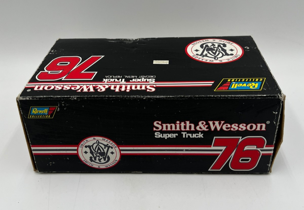 Revell Smith & Wesson #76 Chevy Super Truck 1:24 Diecast David Green COA NEW