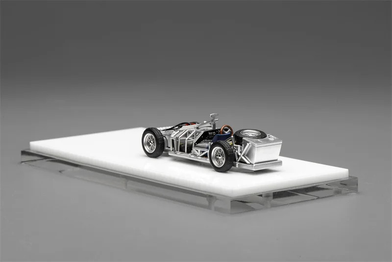 MOTORHELIX 1:64 Spaceframe w/ Engine Diecast Model Car