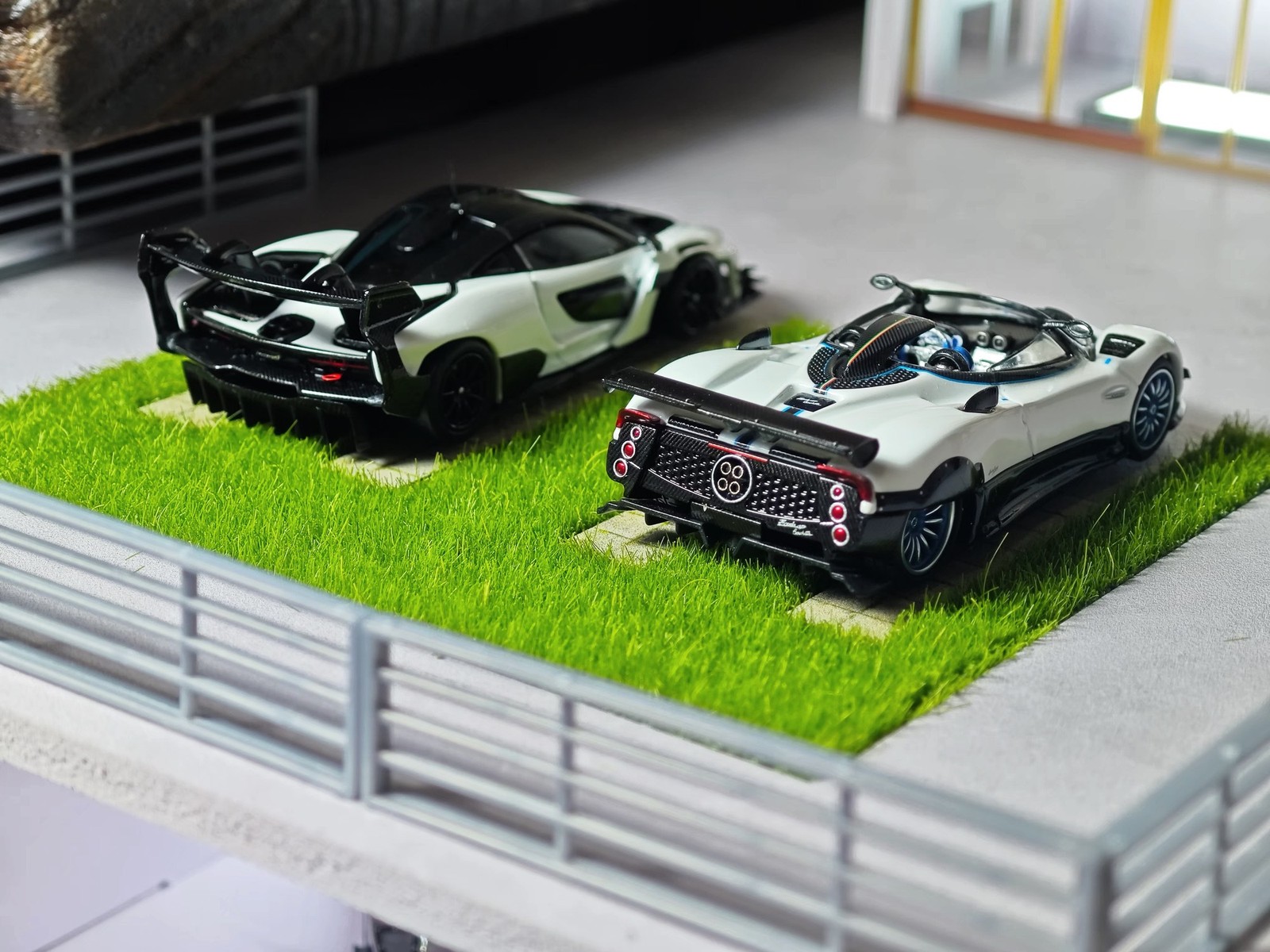 US 1/64 Diorama Garage Model LED Lighting Model Car Display Parking Lot Scene