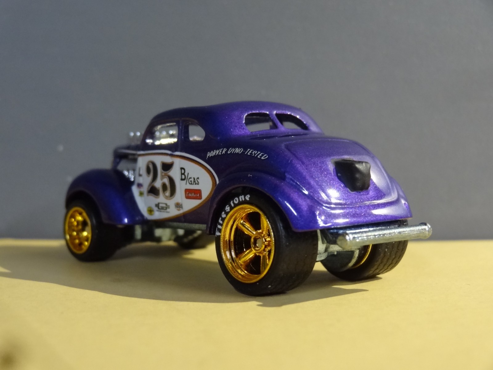 HOT WHEELS – PASS’N GASSER NHRA DRAG RACING 1/64 SCALE DIECAST DIORAMA MODEL C