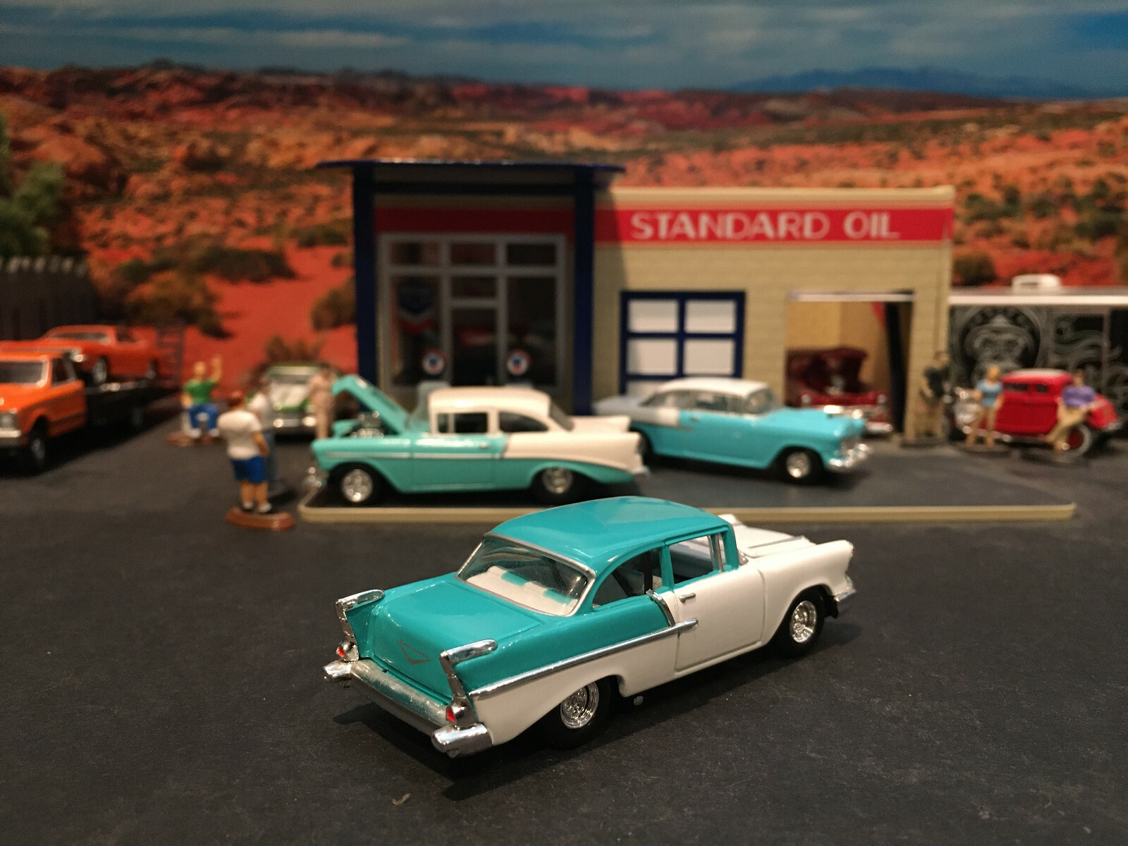 1:64 Hot Wheels LE Legends 1957 57 Chevy 150 White and Light Blue Street Racer