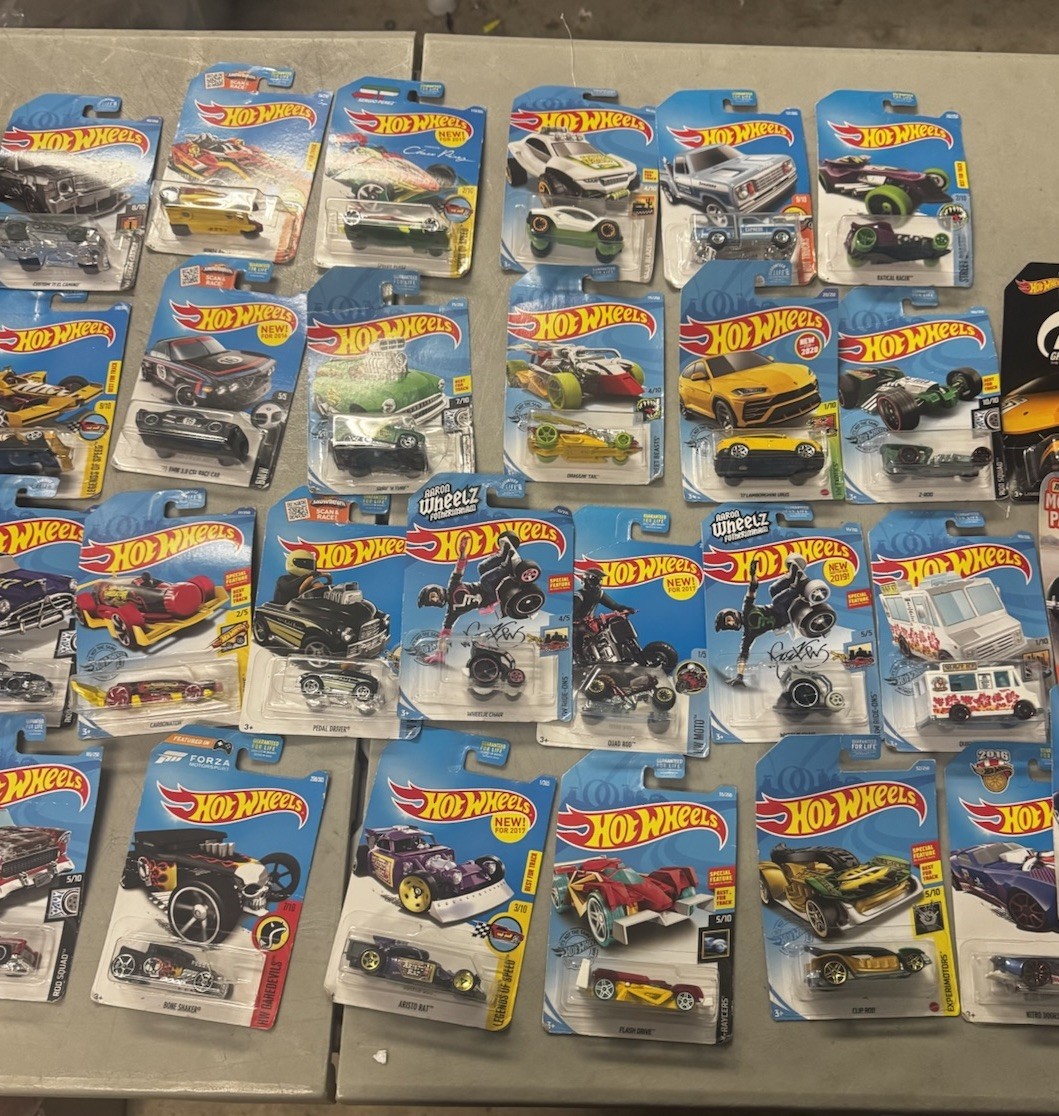 Hot Wheels Lot 29 New Sealed Cars Matchbox Moving Parts Gran Turismo & Johnny