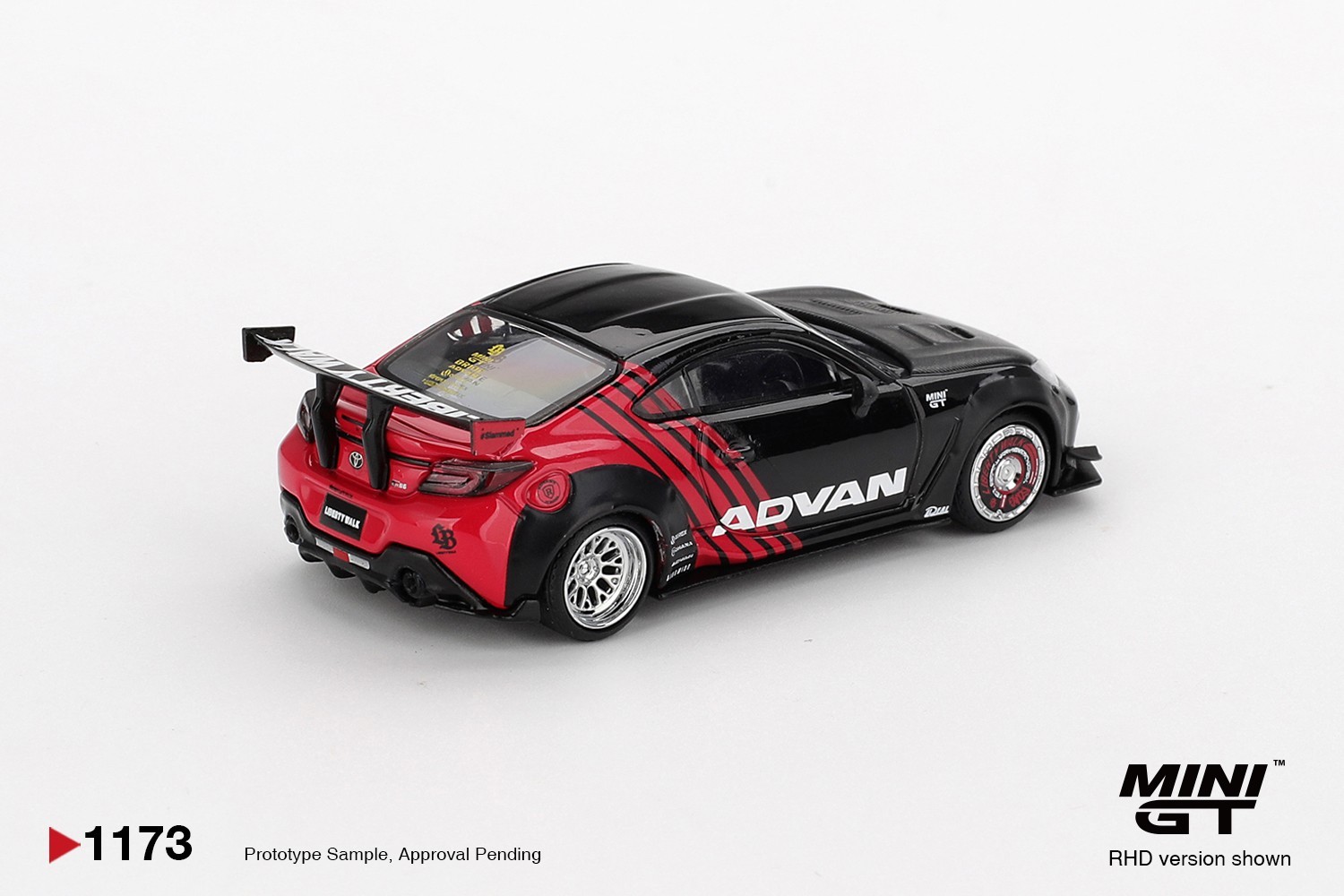 Mini GT 1:64 Toyota GR86 LB Nation Advan #1173
