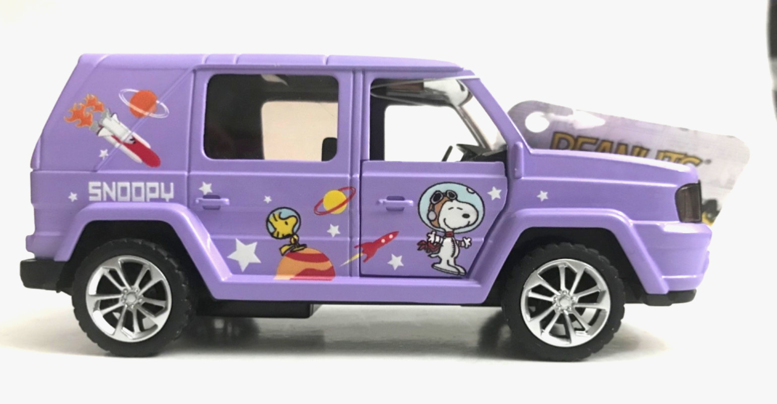 “Peanuts” Astronaut Snoopy SUV (space scene), Major New with tag