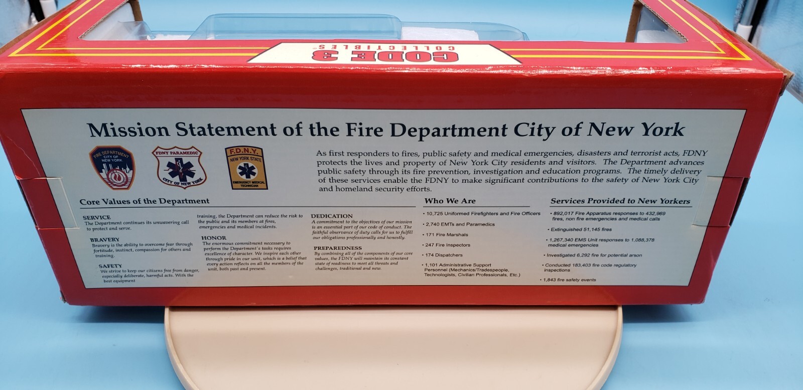 CODE 3 COLLECTIBLES MT-55 FREIGHTLINER FDNY SPECIAL OPS COMMAND 1/32 SCALE 14005