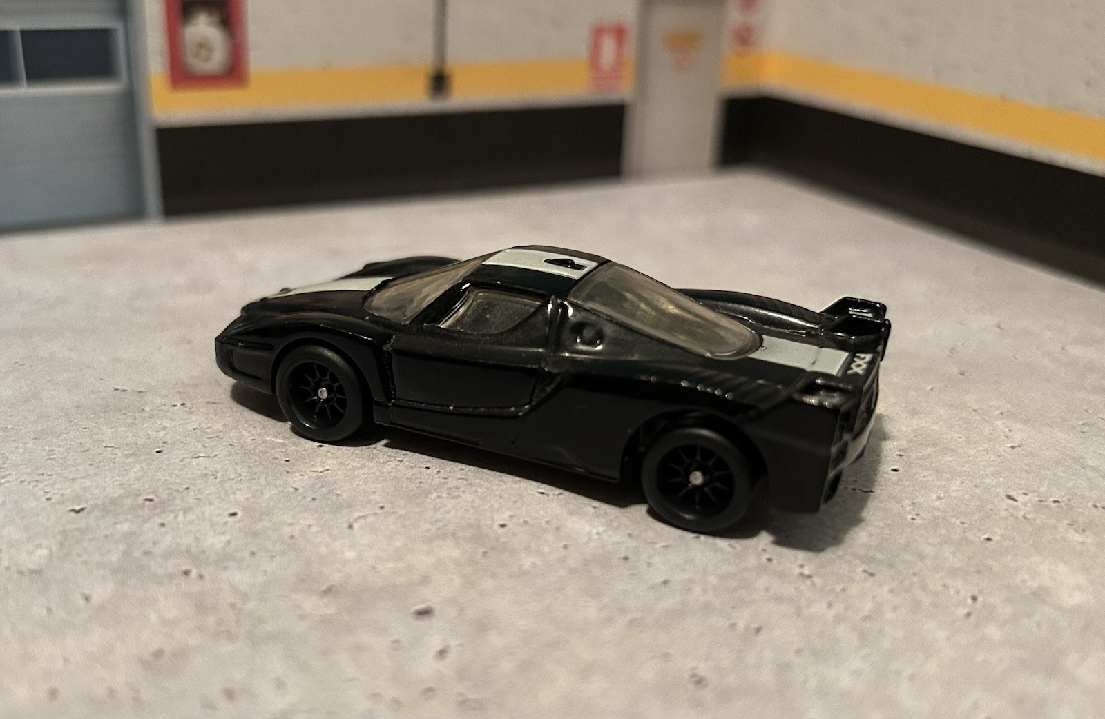 HOT WHEELS FERRARI FXX 2008 FIRST EDITIONS W/ Real Riders On Black Spokes Swap