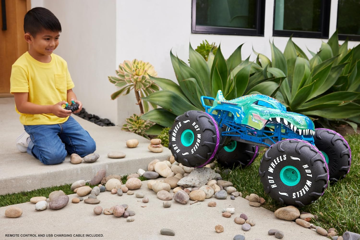 Hot Wheels RC Monster Trucks Mega-Wrex in 1:6Th Scale, Extra Large Remote-Contro