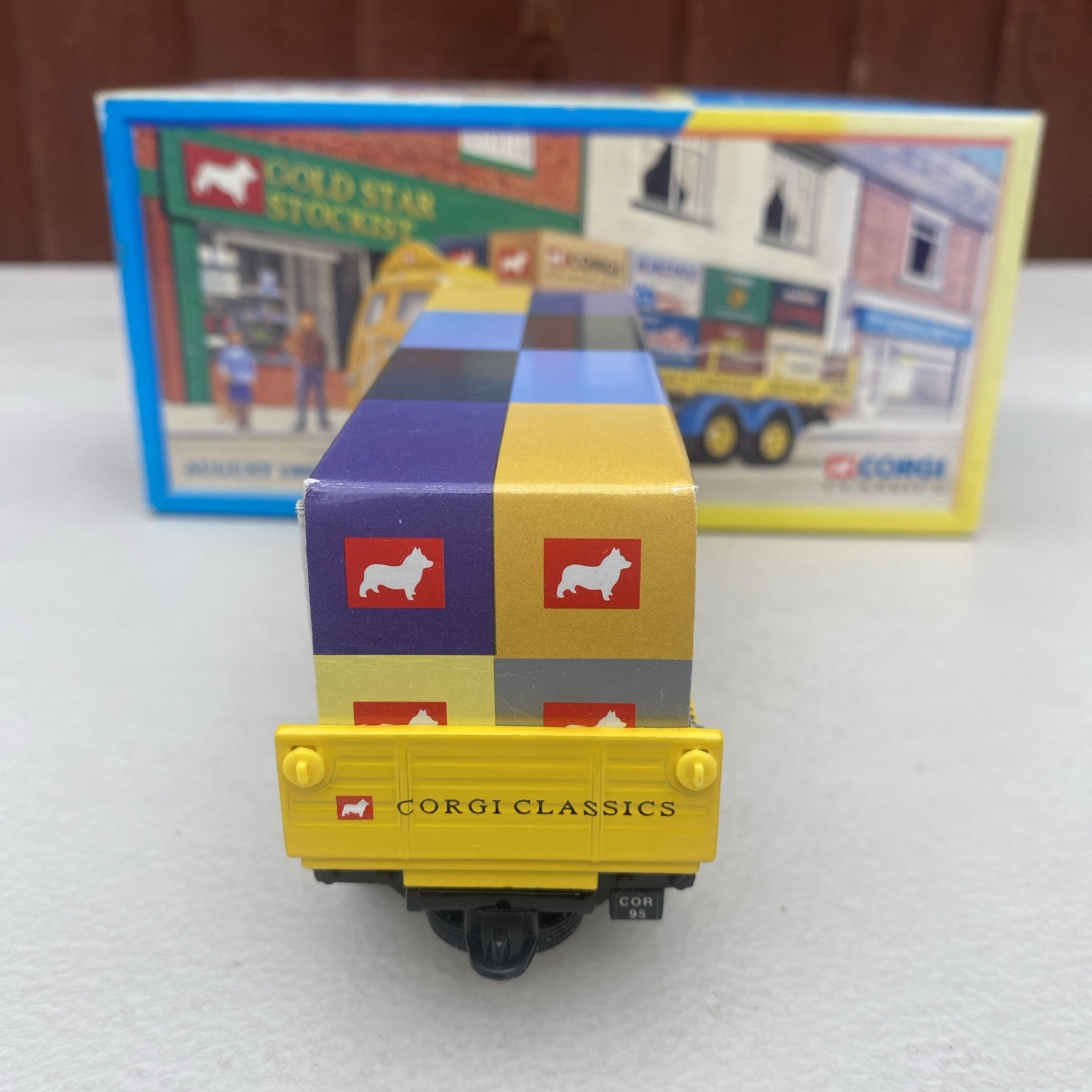Corgi Classics August 1995 Milestone in the history CorgiERF 8 Wheel Rigid 09802