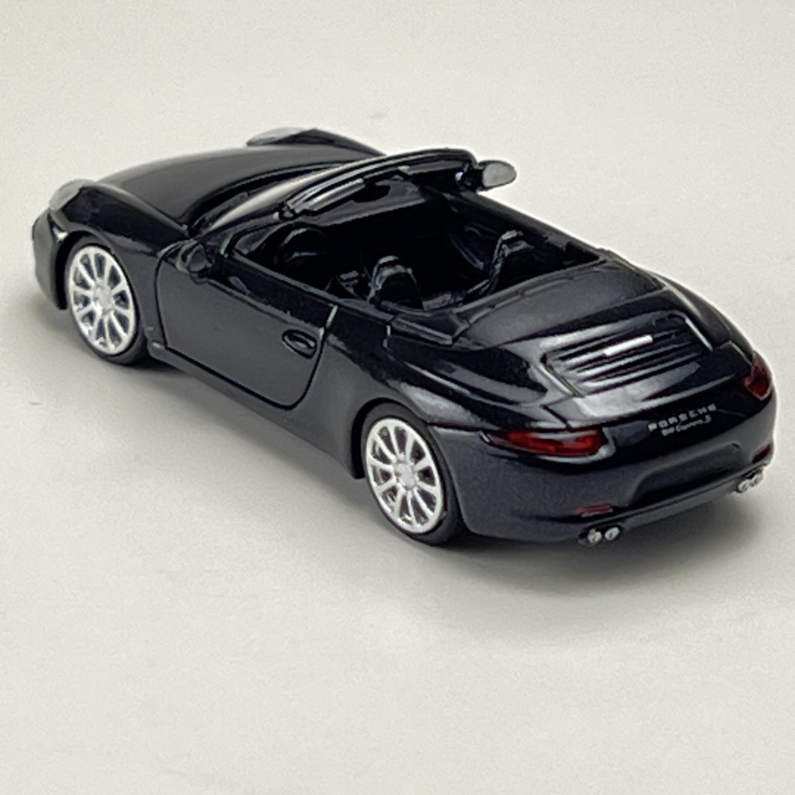 Minichamps 1/87 HO Porsche 911 (991) Carrera S Cabriolet Dk Blue ’13 870068034