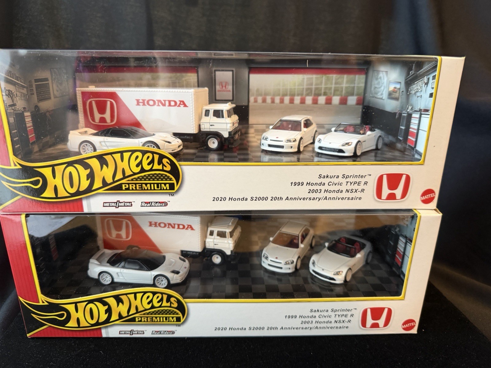 2 PCS-Hot Wheels White Box Diorama- Sprinter, Honda Civic, Honda NSX-R, S-2000
