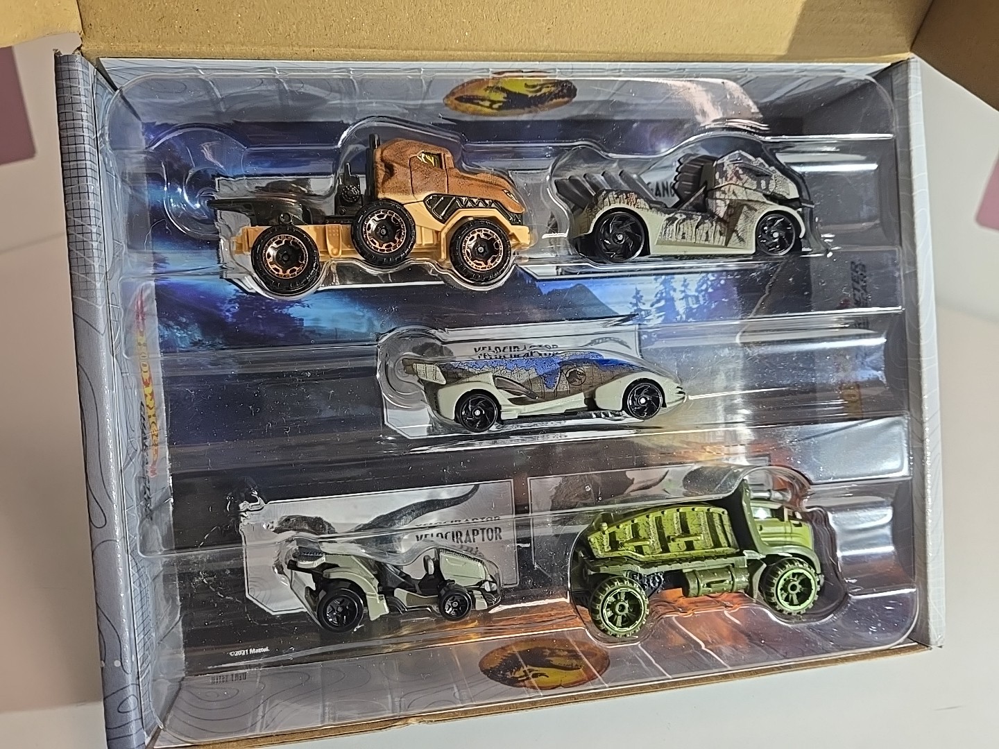 Hot Wheels Jurassic World Dominion 1:64 Car Set – GYJ92