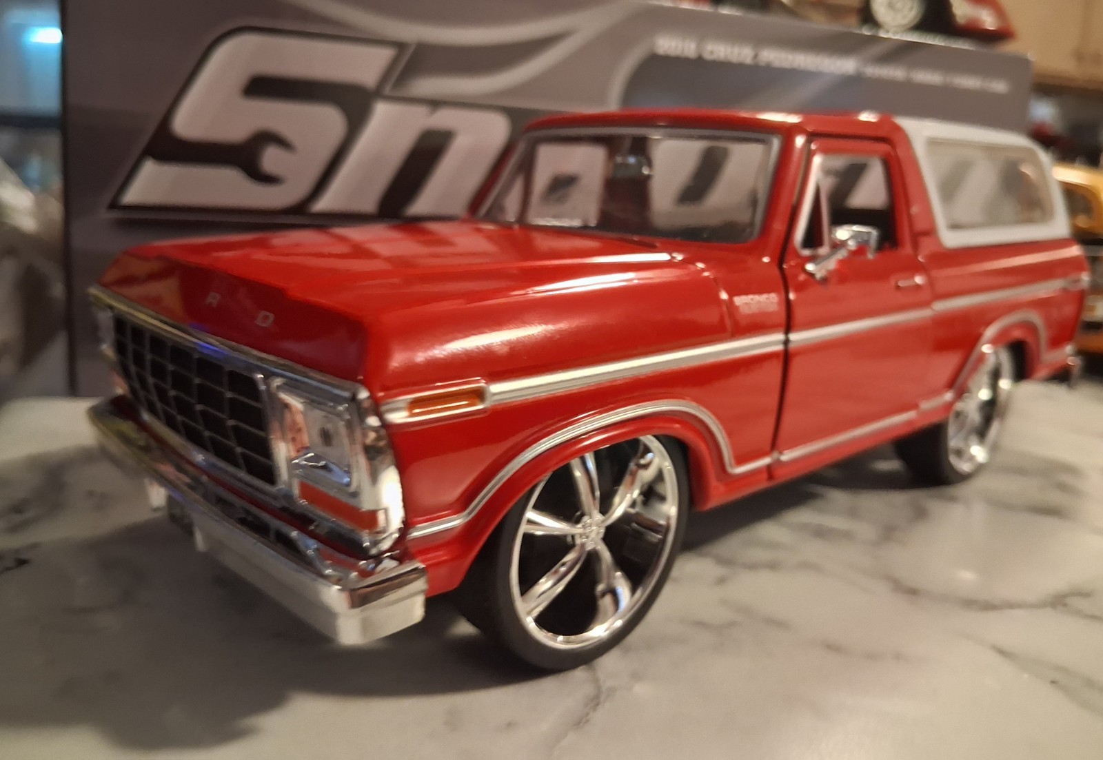 ( Custom Built) 1.24scale Diecast Custom 78 Ford BRONCO SLAMMED( Read Ad Plz)