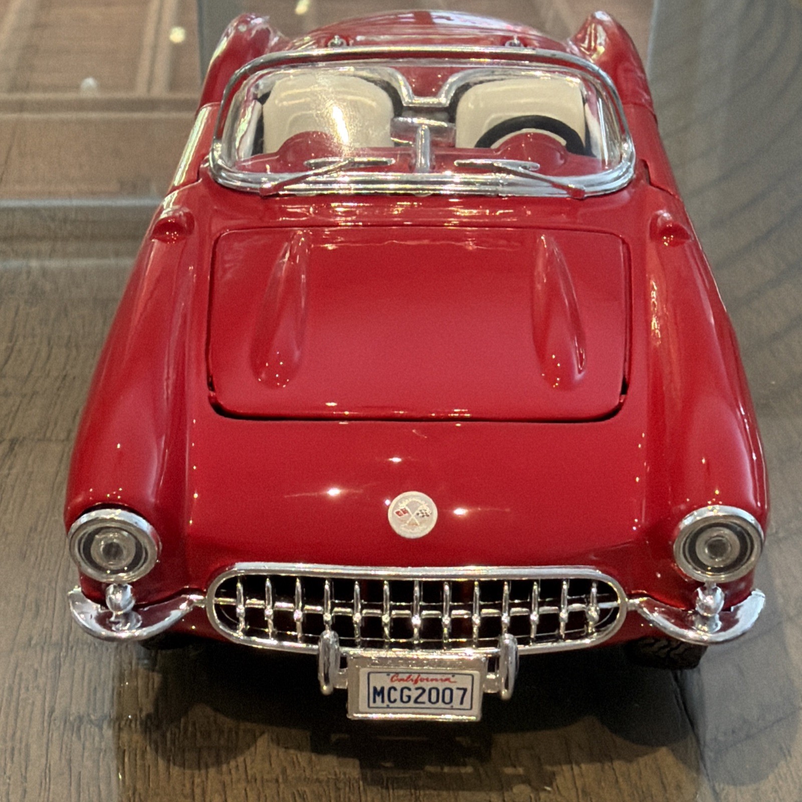 Maisto 1957 Chevrolet Corvette convertible red 1:24 Diecast