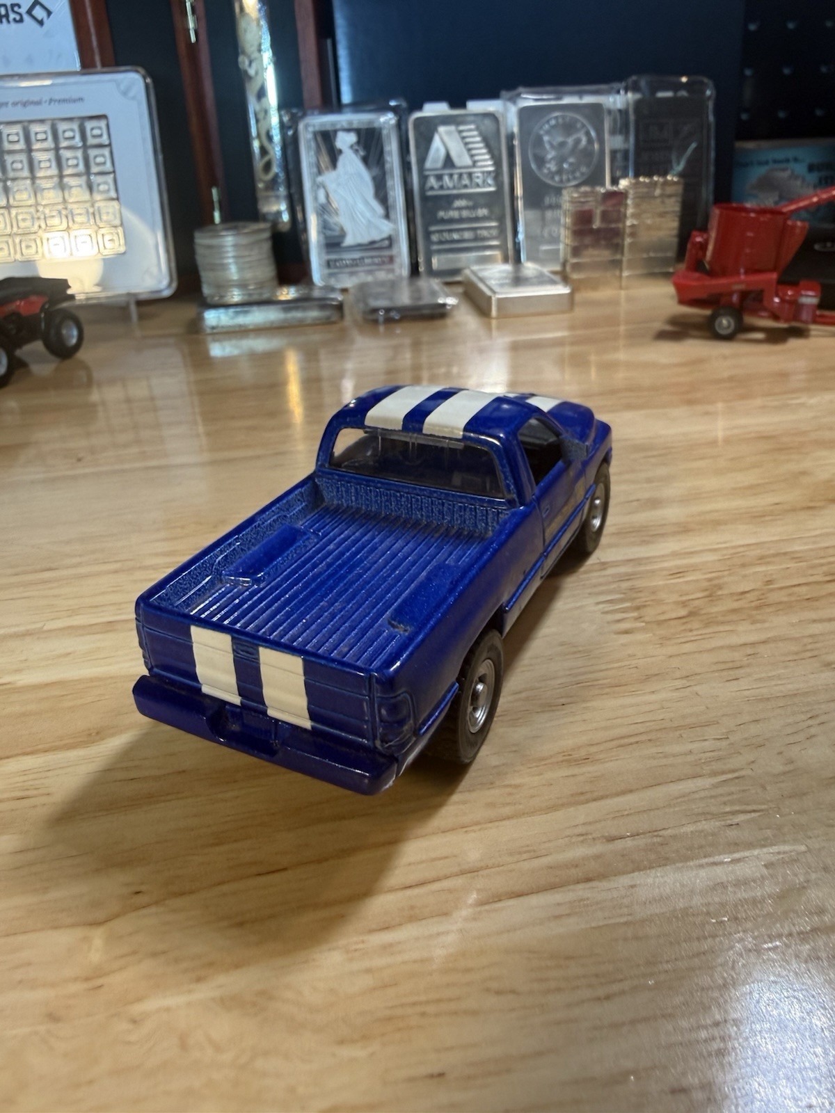 Maisto Special Edition Dodge Ram Pickup Truck Blue Stripe Diecast 1/46 Scale Toy