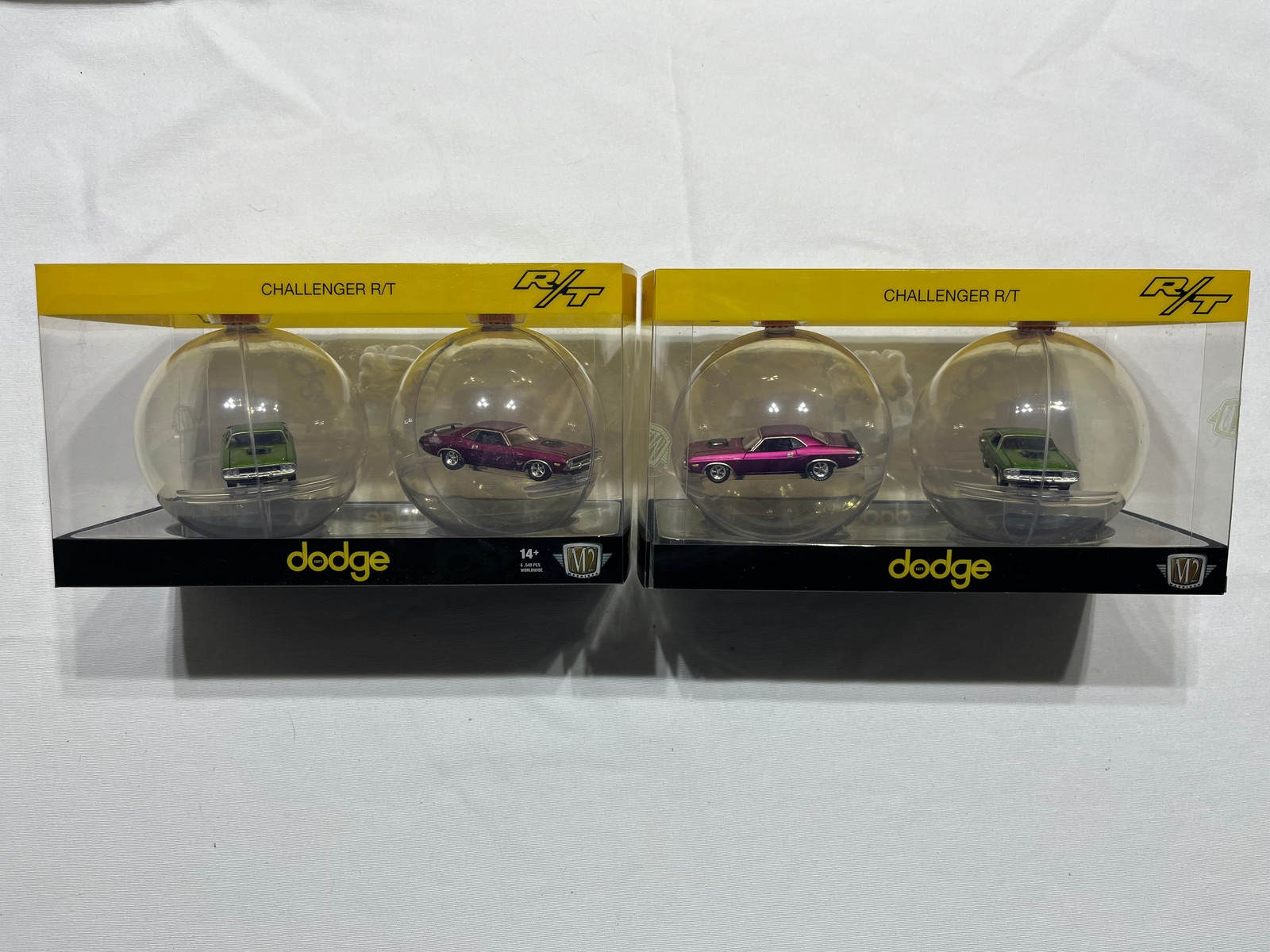 # 01267 – 1:64 M2 Machines 2024 Ornaments Dodge Challenger R/T – 2 Sets, 4 Pcs.