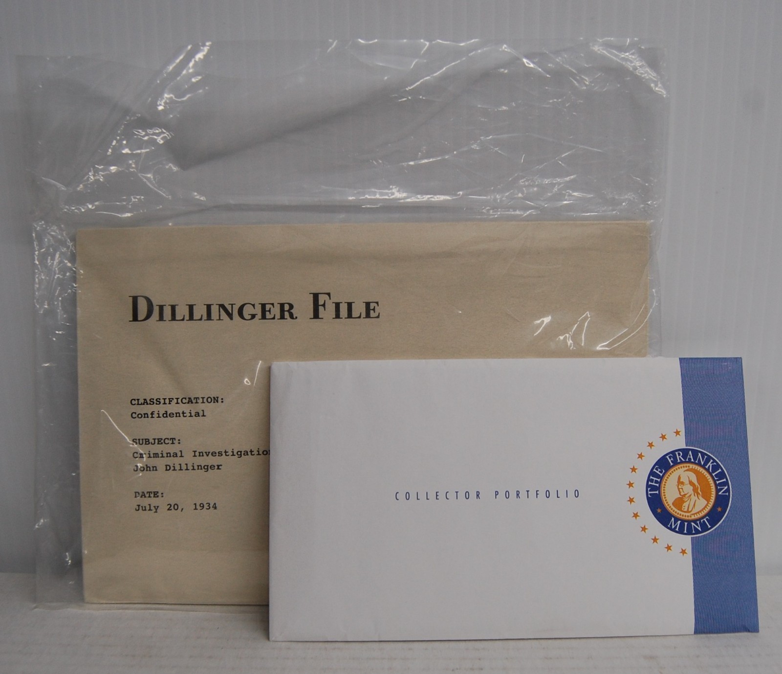 Franklin Mint John Dillinger’s Getaway Car 1933 Ford Deluxe 1:24 Broken Pcs READ
