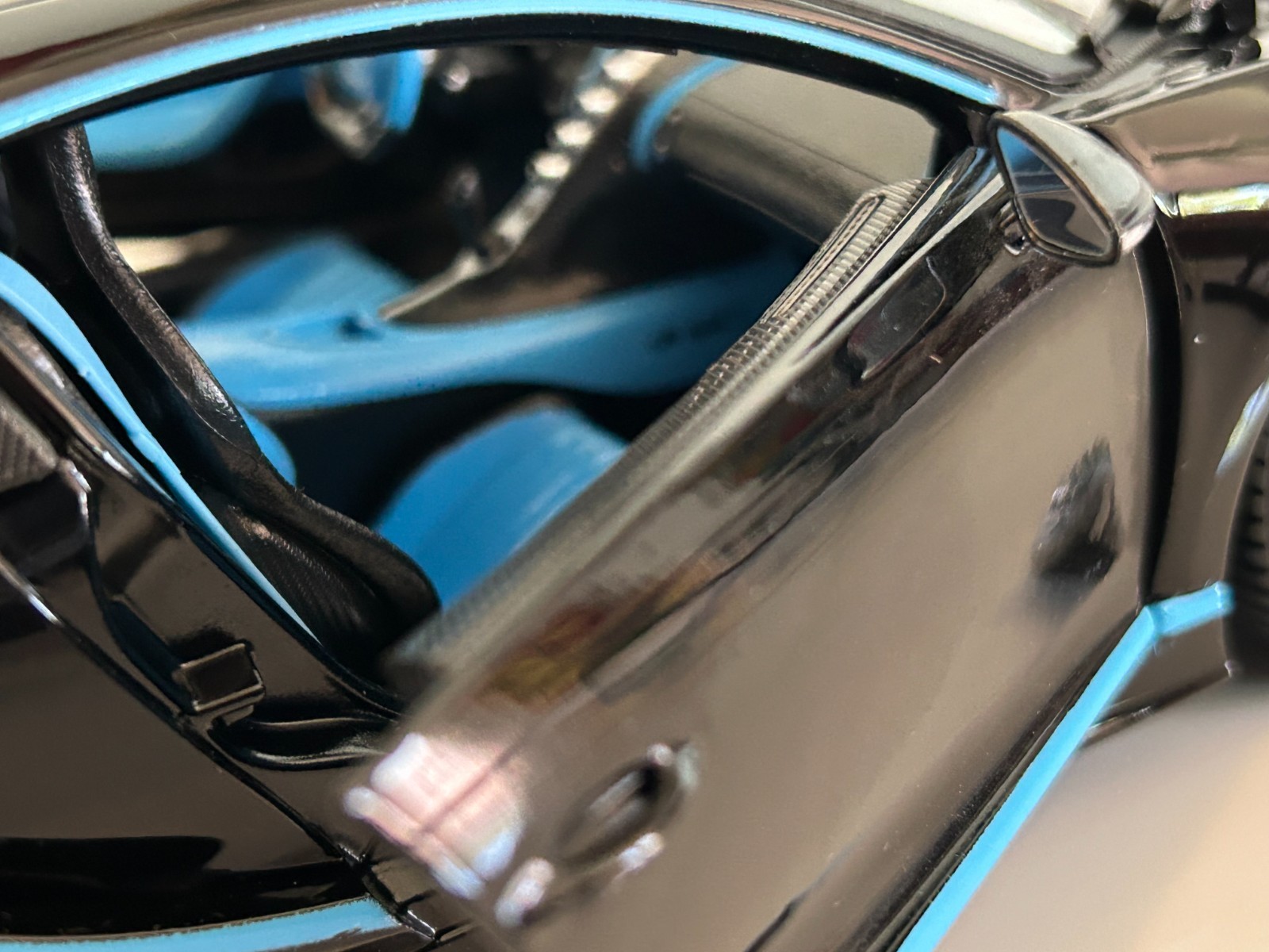Bburago BUGATTI CHIRON Black Diecast Model Car 18-11040BK 1:18 Scale