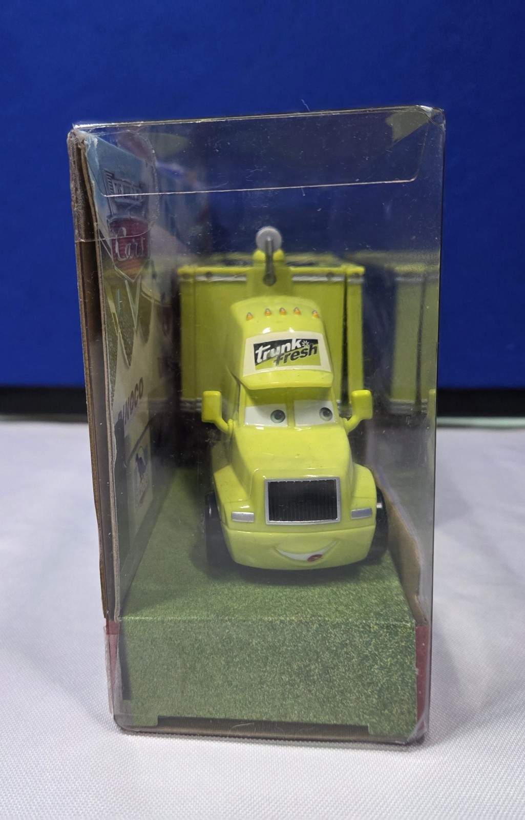 Cars Disney Pixar TRUNK FRESH HAULER 9 “New, Sealed”