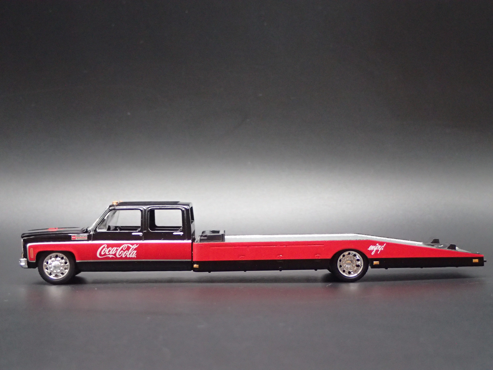 1973 GMC 3500 DUALLY SQUAREBODY RAMP TRUCK COCA COLA 1/64 SCALE DIECAST CAR