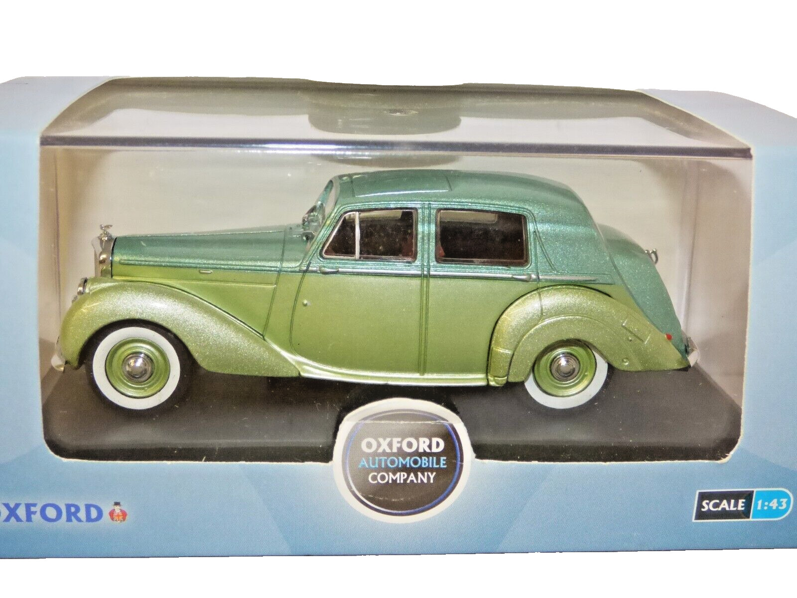 Oxford Diecast 1/43rd Scale Bentley Mk6 in Balmoral Green & Ice Green