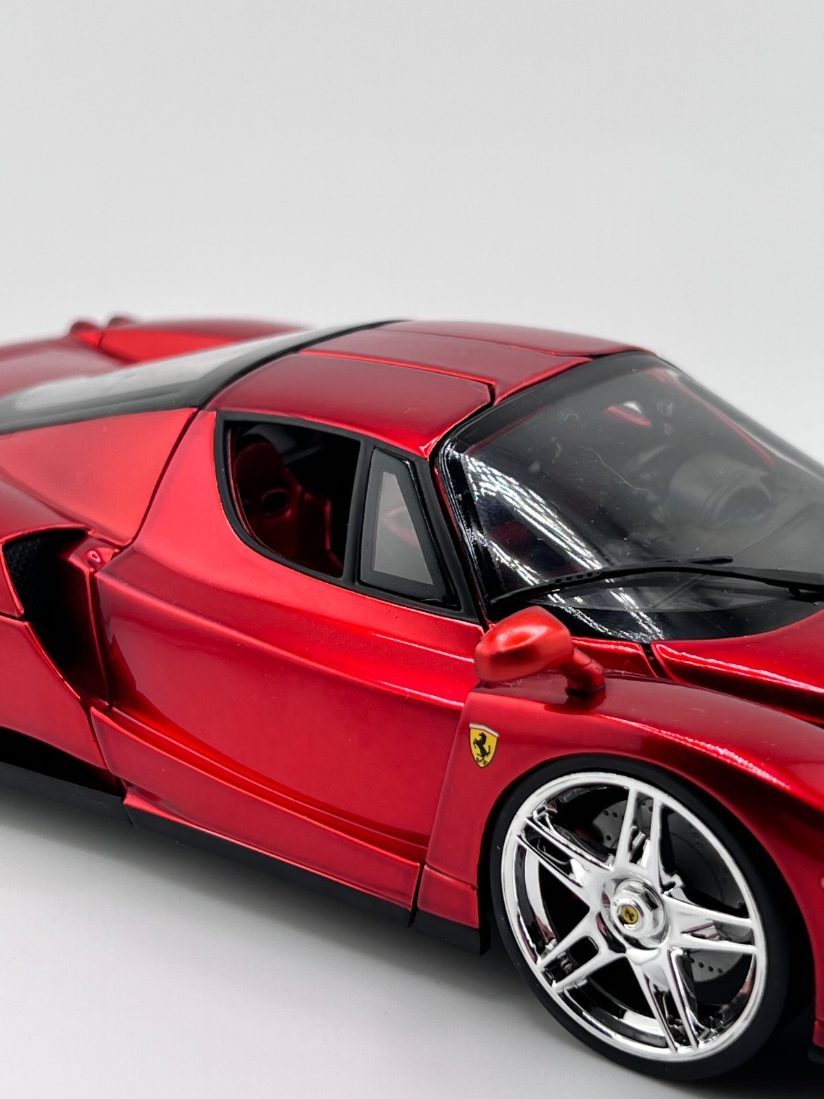 Hot Wheels Ferrari Enzo Ferrari 1:18 Diecast Red Mattel Licensed Collector Car