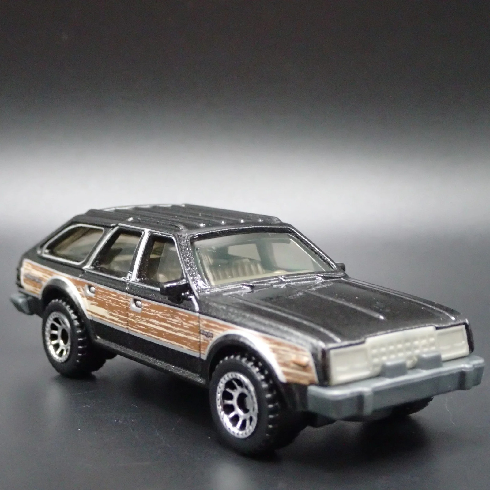 1980 80 AMC EAGLE STATION WAGON 1:64 SCALE COLLECTIBLE DIORAMA DIECAST MODEL CAR