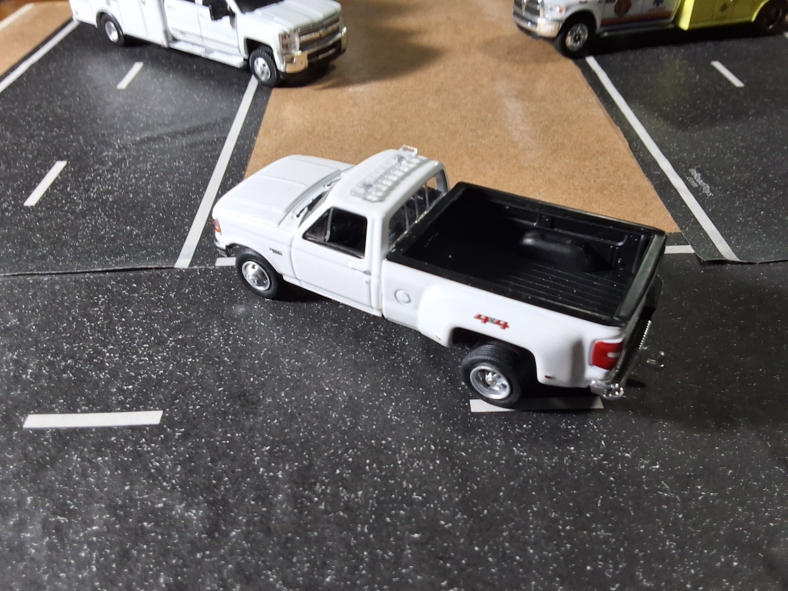 Greenlight Custom Kitbash Ford F-350 4X4 Dually work Truck