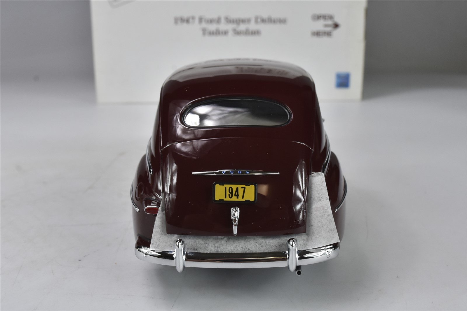 DANBURY MINT 1947 FORD SUPER DELUXE TUDOR SEDAN COT PAPERS ORIGINAL BOX #08502