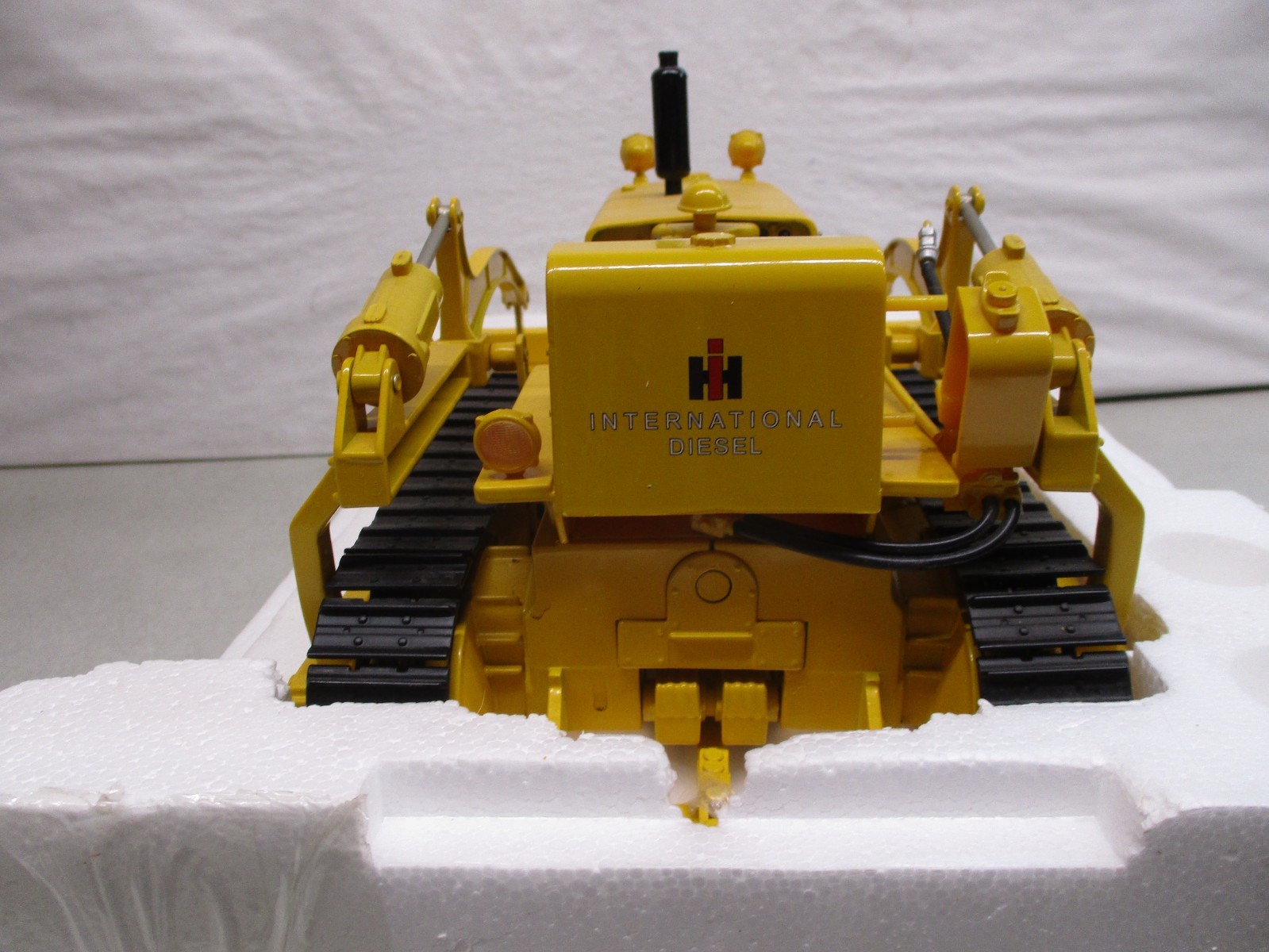 Speccast International Harvester TD-14 Industrial Crawler 1/16