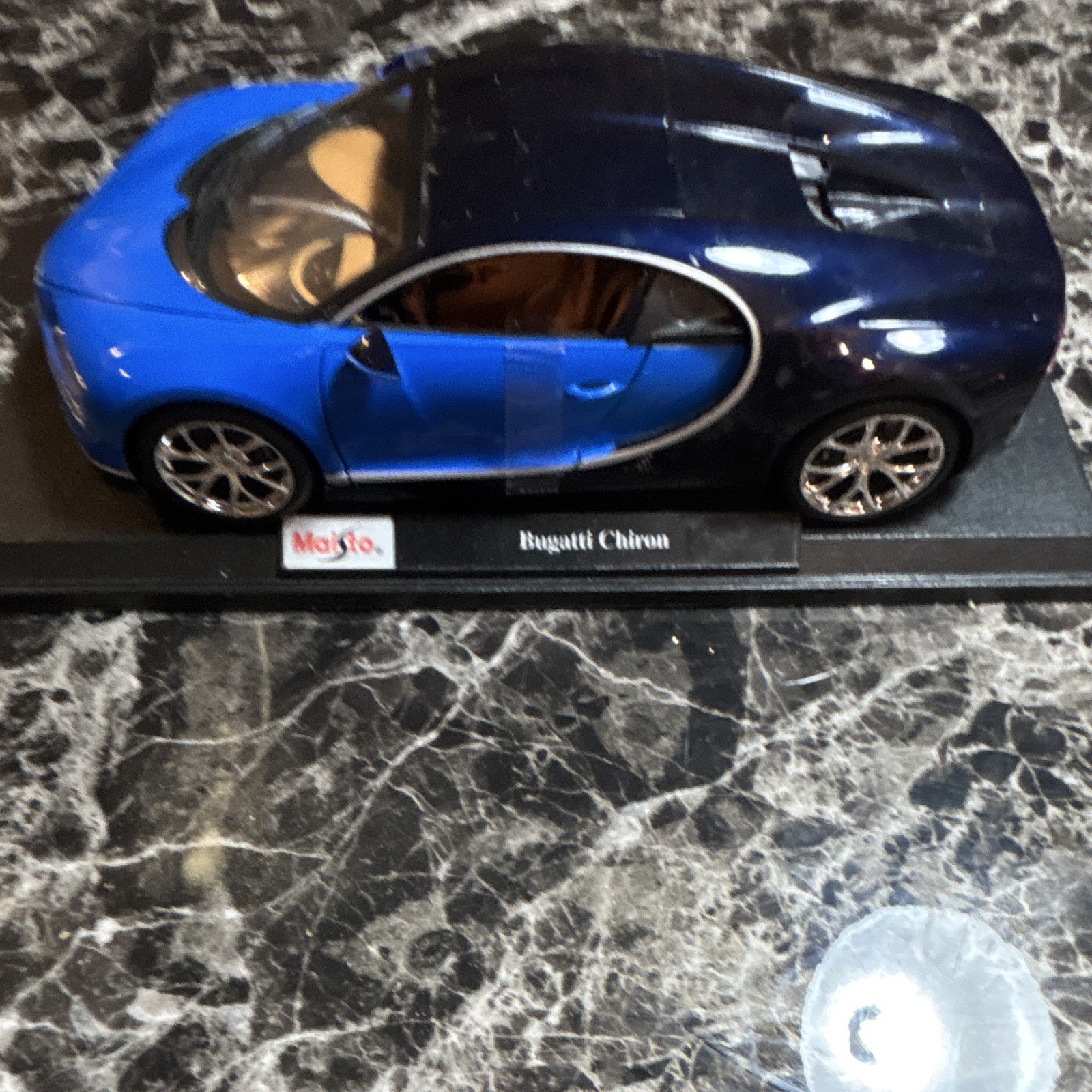 Maisto Bugatti Chiron Blue Black Diecast Car Model with Display Stand