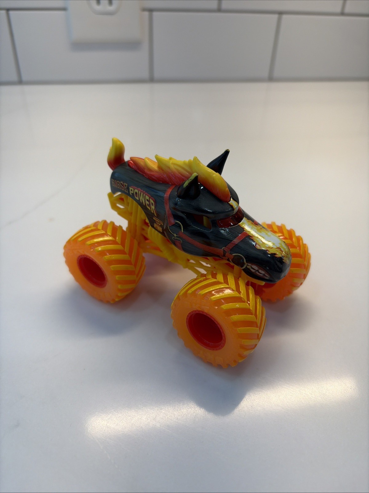 Spin Master Monster Jam Horse Power Fire & Ice Truck 1:64 Orange Wheels (read)
