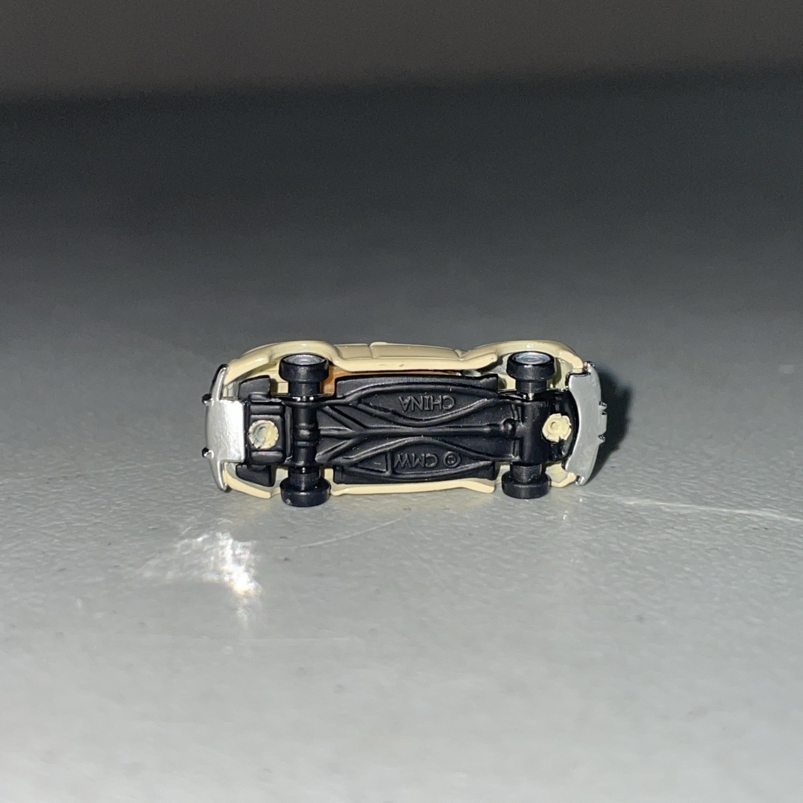 Classic Metal Works CMW Cream 1948 Ford Super Deluxe Convertible 1.25″ Mini Car