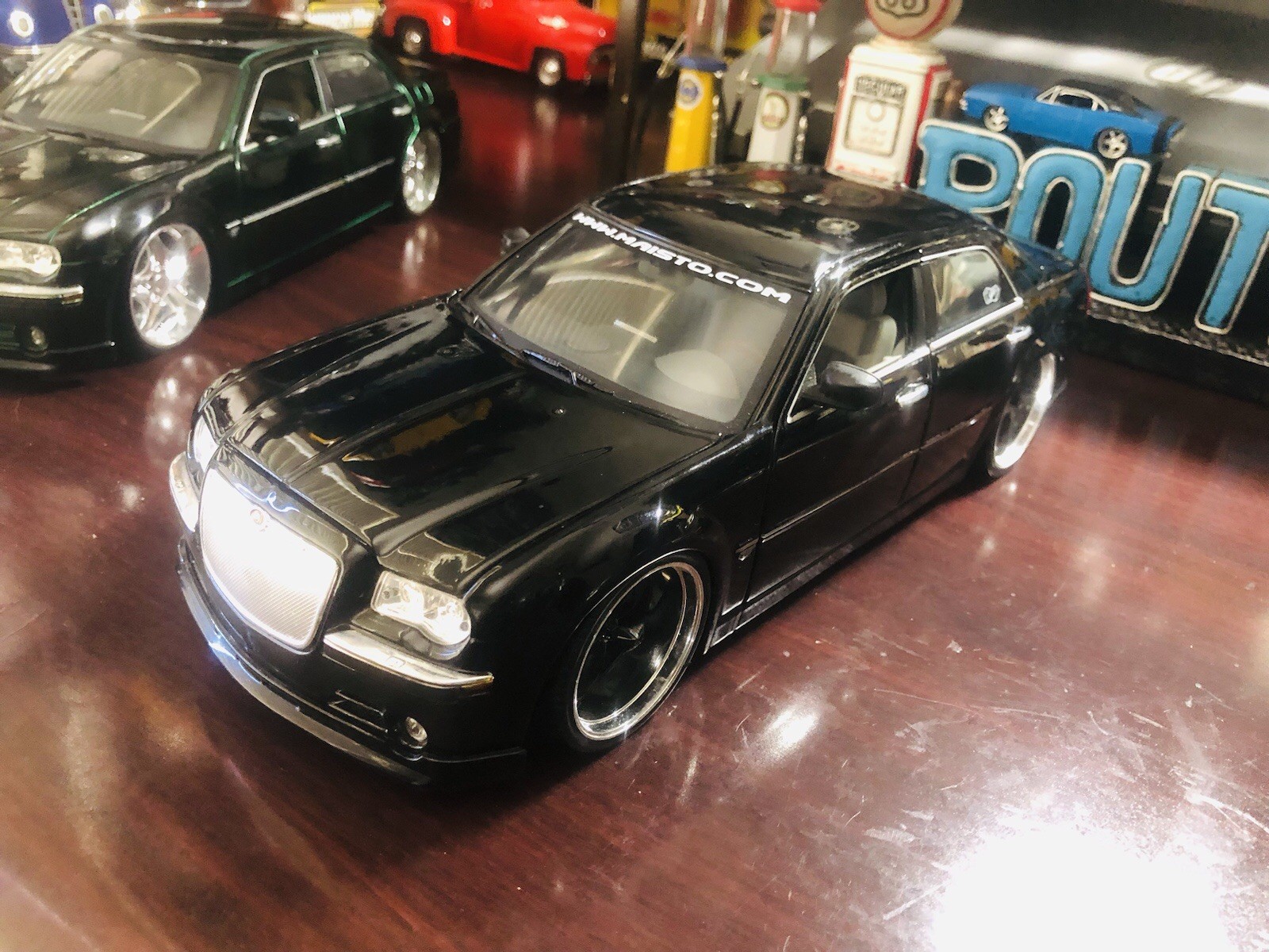1:18 Chrysler 300C Hemi Black